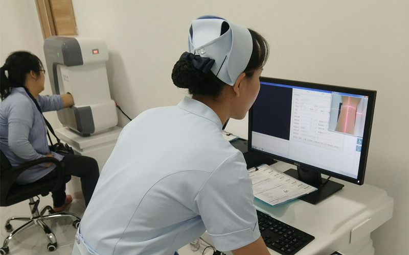 操作醫(yī)生免受任何照射劑量，保證操作醫(yī)生長期操作安全